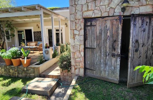 Greater Johannesburg Metropolitan Area House | Stylish Secure House in Upmarket Parktown North