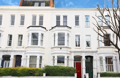 Munster Apartment | Stylish self contained patio Garden Apartment in London’s fashionable SW6,