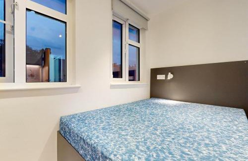 Paddington Apartment | Stylish Silver Studio at Paddington Citi View