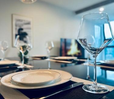 Southbank Apartment | Stylish Southbank apartment Plus Free Parking for 2 Cars