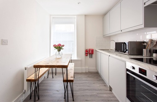 Soho Apartment | Stylish Space in Covent Garden - 2 Bed/2 Bath