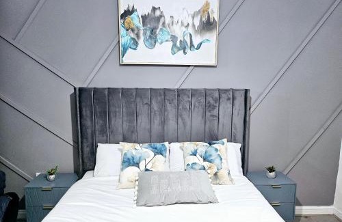 Middleton Apartment | Stylish Spacious 1Bd Apt-KingBed-10min Heaton Park