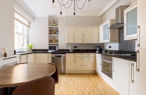Fulham Apartment | Stylish & Spacious 2 bedrooms in Fulham - Pass the Keys