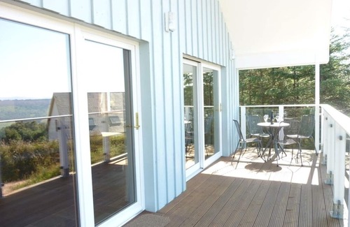 Lewiston House | Stylish, spacious lodge with panoramic views, an ideal base for Loch Ness