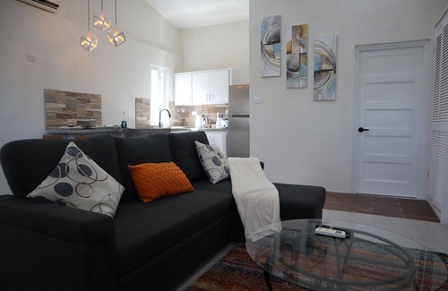 Corinthe Apartment | Stylish spot between Castries & Rodney Bay, near beach, dining & nightlife