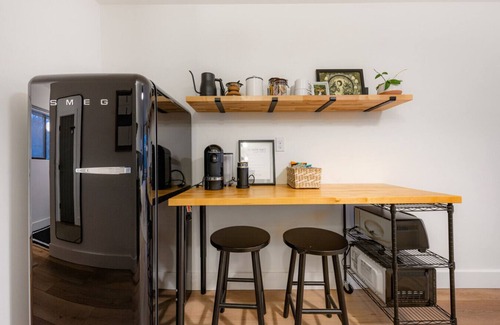 Juneau Apartment | Stylish Stay by Harbor | Walkable Hotspot
