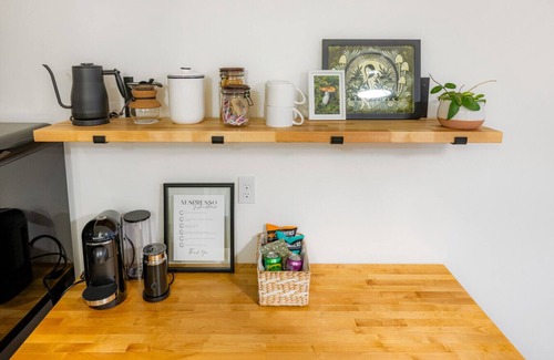 Juneau Apartment | Stylish Stay by Harbor | Walkable Hotspot