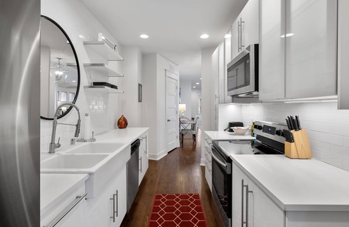 Union Park Apartment | Stylish Stay for Families Near Campus