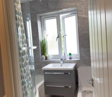 Heath Apartment | Stylish Stay Near Everything