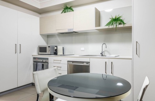 Greenway Apartment | Stylish Stay Near Lake Tuggeranong