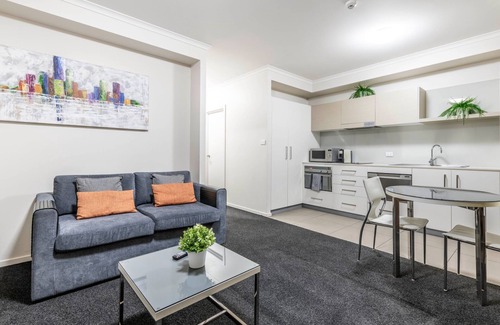 Greenway Apartment | Stylish Stay Near Lake Tuggeranong
