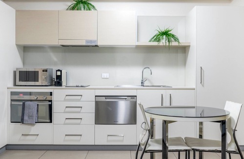 Greenway Apartment | Stylish Stay Near Lake Tuggeranong