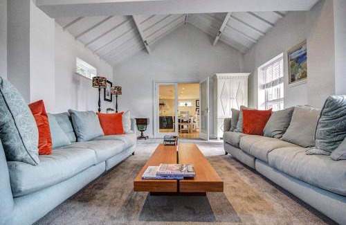 Malpas House | Stylish Stay Near To Carden Park By Cheshire Escapes