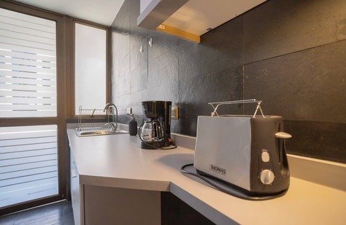 El Golf Apartment | Stylish stays adjacent to Costanera Center