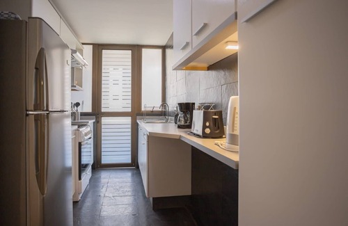 El Golf Apartment | Stylish stays adjacent to Costanera Center