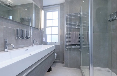 City of Westminster Apartment | Stylish studio - 5 min to Hyde Park & Oxford St