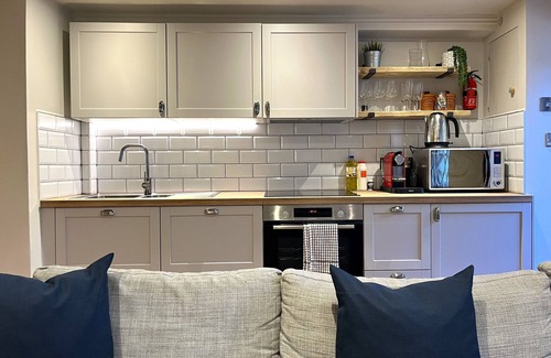 Clifton Apartment | Stylish Studio Apartment in Clifton Village