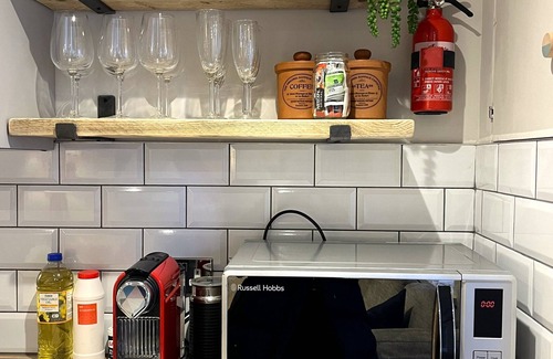 Clifton Apartment | Stylish Studio Apartment in Clifton Village