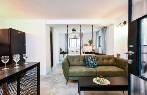 Florentin Apartment | Stylish Studio City Apt. Perfect Getaway