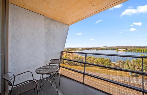 City West Apartment | Stylish Studio in Acton with Stunning Water Views