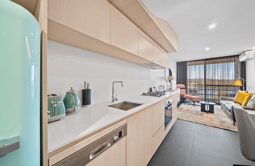 City West Apartment | Stylish Studio in Acton with Stunning Water Views