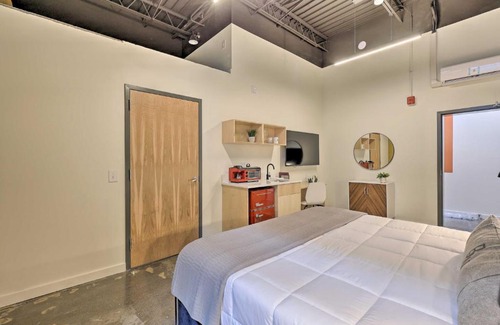Damascus Apartment | Stylish Studio in Dtwn Damascus Hike and Bike!