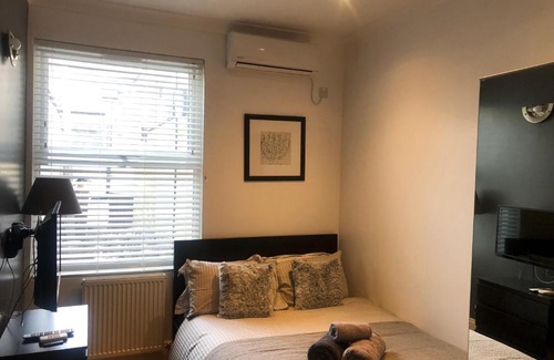 Coldharbour Apartment | Stylish Studio Room in Trendy Brixton - B