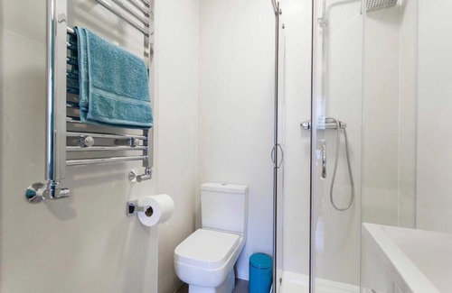 Coldharbour Apartment | Stylish Studio Room in Trendy Brixton - B