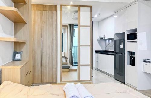 Jakarta Apartment | Stylish Studio SouthGate Apt with Pool, Gym, Netflix by 2ndHome