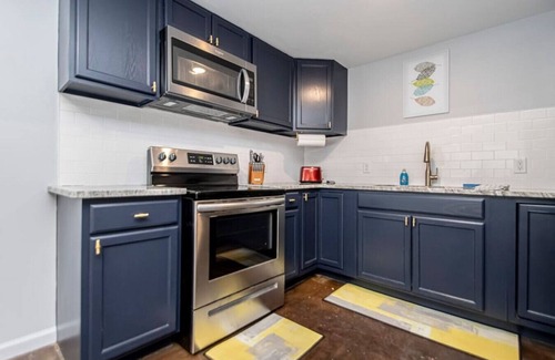 Hot Springs Apartment | Stylish studio, steps to Oaklawn