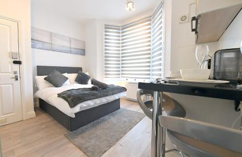 Fulham Broadway Apartment | Stylish Studios by Luxestays Fulham