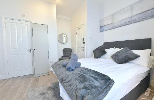 Fulham Broadway Apartment | Stylish Studios by Luxestays Fulham