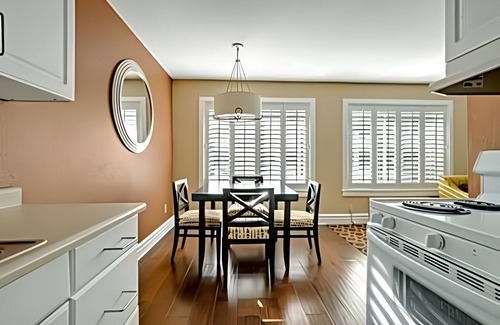 Corte Madera Hotel | Stylish Suite Near Trader Joe’s | Courtyard | Parking | Onsite Pool | BBQ Area