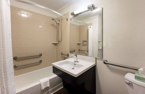 Exchange Place North House | Stylish Suite near Statue of Liberty National Monument