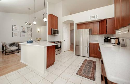 Pecos West House | Stylish & Sunny With Heated Pool In The Foothills!