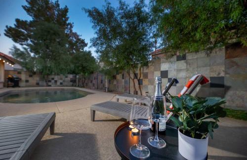 Pecos West House | Stylish & Sunny With Heated Pool In The Foothills!