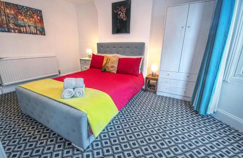 Montpelier House | Stylish Super Central Modern Townhouse Retreat
