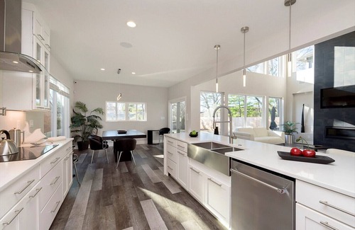 Indianapolis House | Stylish Surrey Park Home w/Pool, Fire Pit, Gourmet Kitchen, Outdoor Grill + Bar