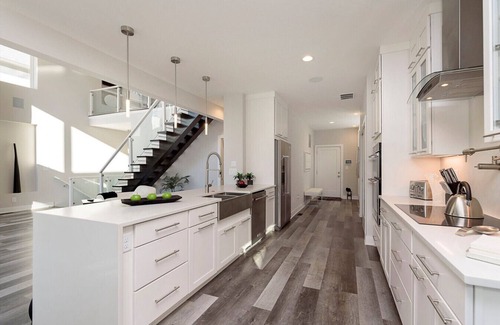 Indianapolis House | Stylish Surrey Park Home w/Pool, Fire Pit, Gourmet Kitchen, Outdoor Grill + Bar