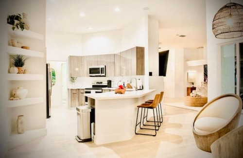 Hunt Club House | Stylish Teakwood Villa close to West Palm Beach, Wellington & beautiful beaches