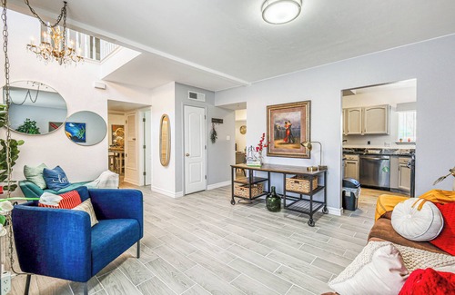El Paso House | Stylish themed 2BR w/Office · Great for Professionals · Cozy, Clean & Peaceful