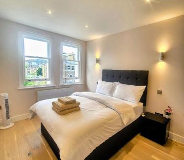 South Hampstead Apartment | Stylish Three Bedroom Ensuite Duplex Apartment in West Hampstead