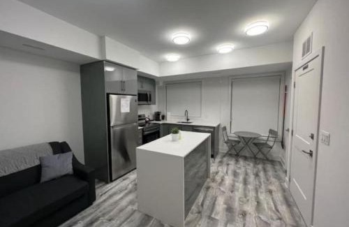 Niagara Falls Apartment | Stylish Townhome Gem with Several Amenities Just Minutes To The Falls