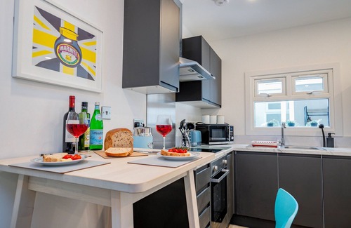 Caterham Apartment | Stylish two bed flat in Caterham