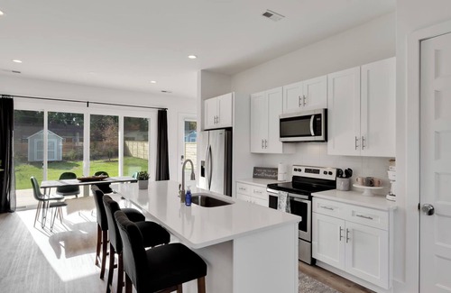 Charlotte House | Stylish Two Story Close to South End and Uptown