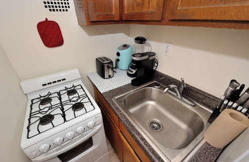 Commons Historic District Apartment | Stylish UES Studio! New York Escape!