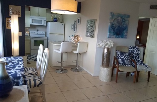 Trailer Estates Condo | Stylish Updated condo near Bradenton/Holmes beach -Anna marie island-Heated pool