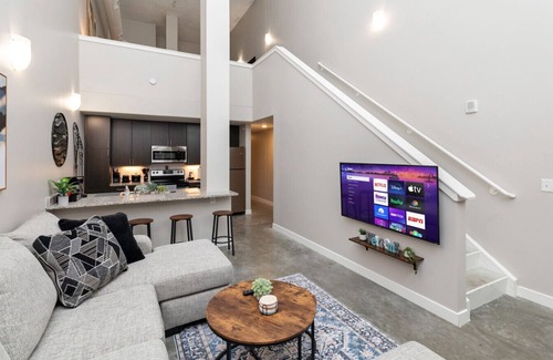 Downtown Des Moines Apartment | Stylish Urban Loft | 2BR/2BA - Heart of Downtown!