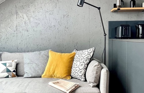 London Borough of Hounslow Apartment | Stylish Urban Retreat: West LDN!