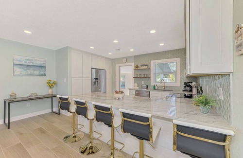 Venice House | Stylish Venice Island Pool Home